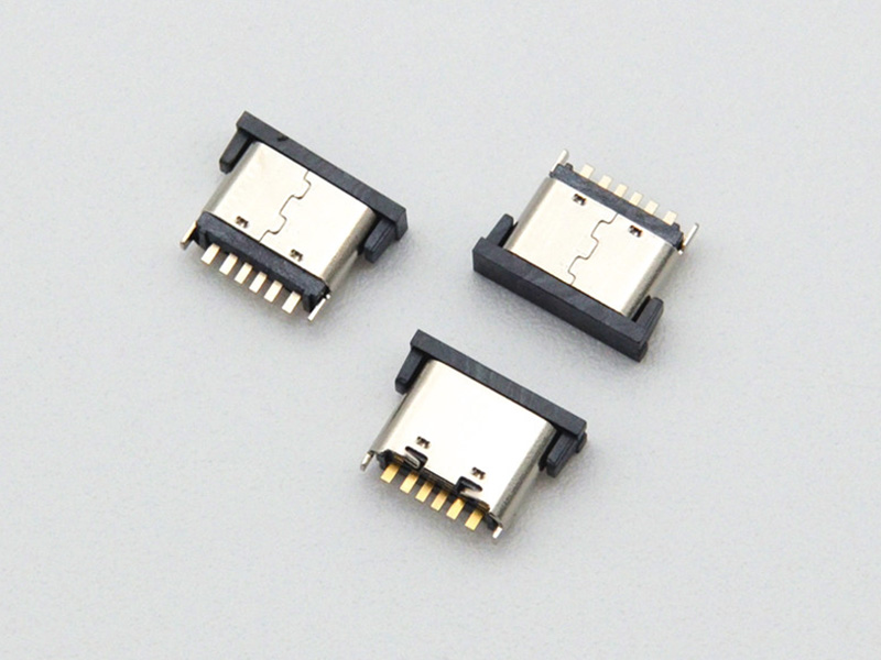Type-C 6-pin female socket, upright style (DIP), with a height of 6.50mm, and featuring a center clip